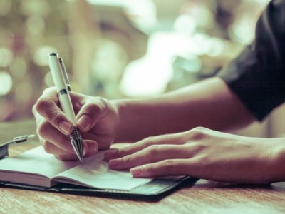 Hindi Shayari Box: A Poetic Reflection of Love, Loss, and&nbsp;Life